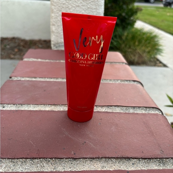 Other - Carolina Herrera Very Good Girl Body Lotion - Red